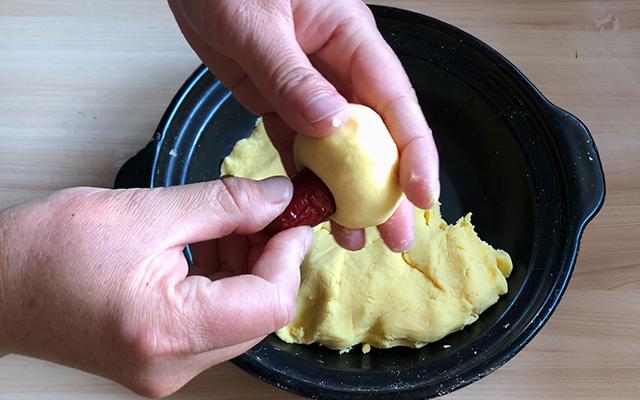 冬季早餐别将就，教你做山药红枣玉米面窝窝头，细腻香甜又营养