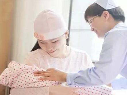 烟雨琴殇|男子觉得哥们“女儿”太像自己，私下偷偷做亲子鉴定，结果懵了