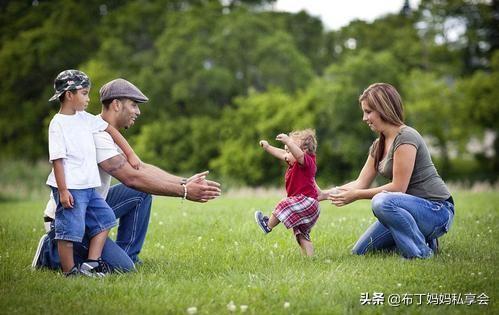 [你的育儿经]家有二胎容易偏心，父母说服老人正确带孩子，更好让娃娃长大