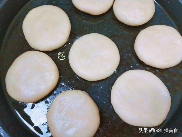 板栗酥饼的家常做法，一次开酥，不用烤箱，香甜酥脆，咬一口掉渣