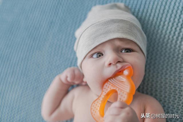 [你的育儿经]宝宝睡觉磨牙是什么原因？家长要注意了，原因可能不是一种