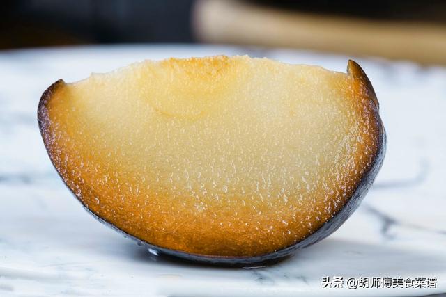 南方人网购“冻秋梨”，表示太难吃！被东北人看到：不会吃别乱说