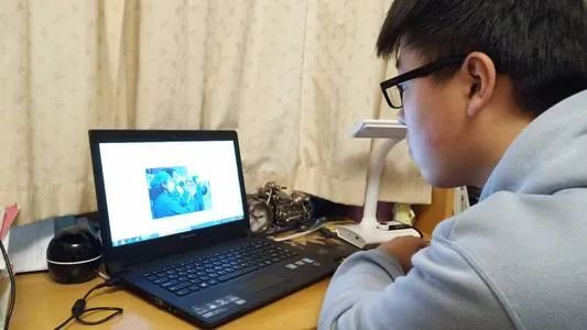 「暖先生格调」家长再不重视，网课让你家孩子越学越糟！