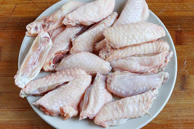 韩式芝士鸡翅饭，在家轻松做芝士焗饭，一点不比外面差，满满拉丝