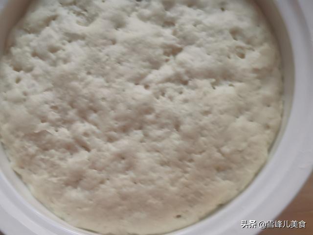 利津水煎包难怪驰名，原来真的是太好吃了，自己做馅大多汁，鲜香