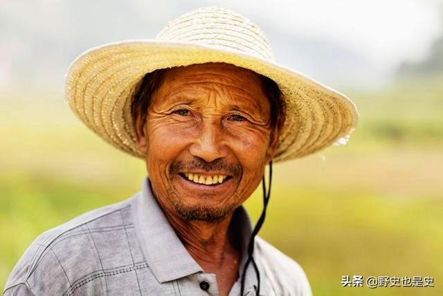 在某些人心里,农民只能下苦干活,没有享受退休金的待遇.