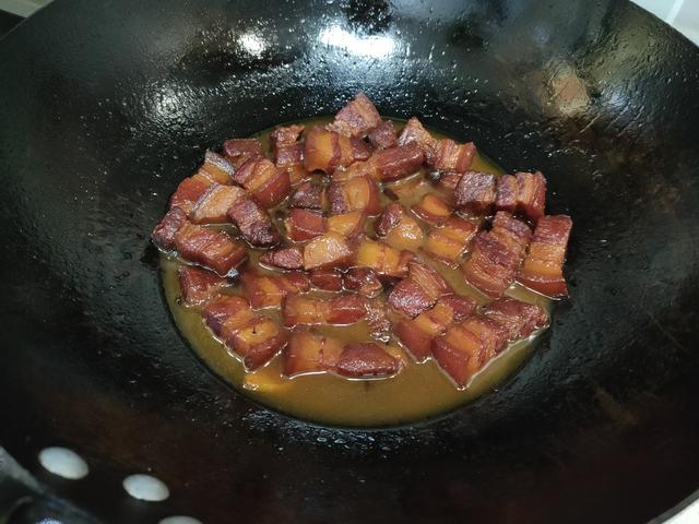 红烧肉，记住“2不放2窍门”，肉香十足、软糯入味，不柴不油腻