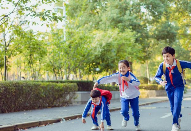 孩子积食会有5种表现，提醒各位家长：这3种食物少给孩子吃