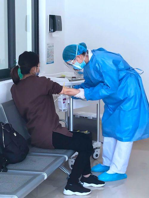 福建闽南网▲孕妇隔离期产检犯愁 漳州开发区医护人员暖心相助