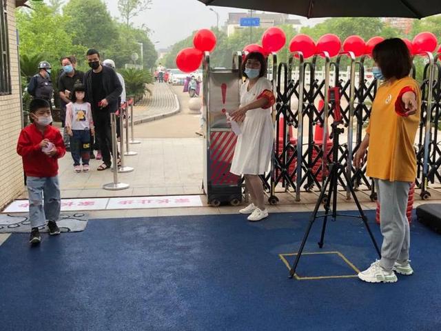 [你的育儿经]海宁81所幼儿园，今天，终于开学……第一天，哈哈哈哈哈