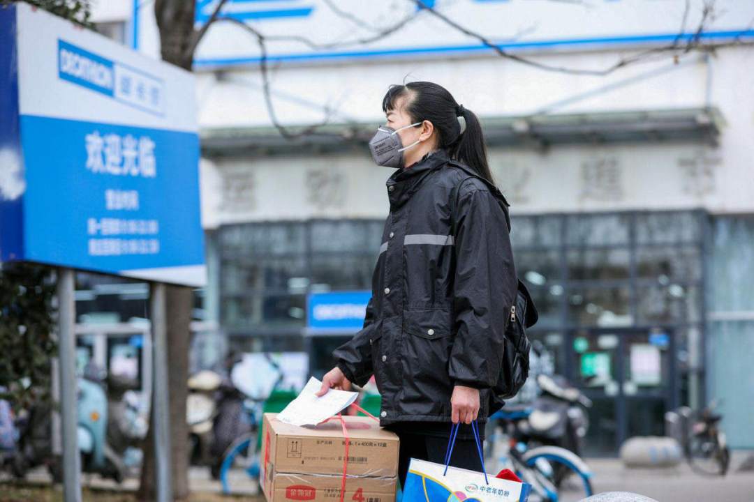 『人民日报客户端』疫情下，有一群守护宝宝口粮的人