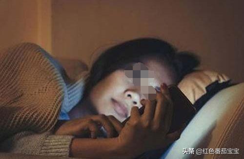 #超级宝妈#孕妈孕期玩手机，不听家人的劝解，结果害了宝宝