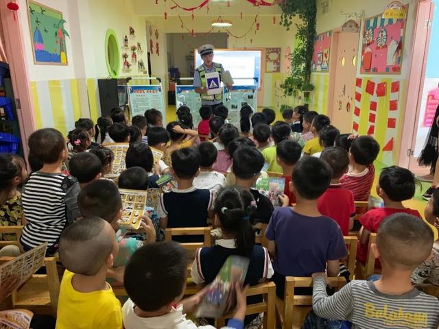 超级宝妈|庆“六一”| 南城交警把“安全”带进校园