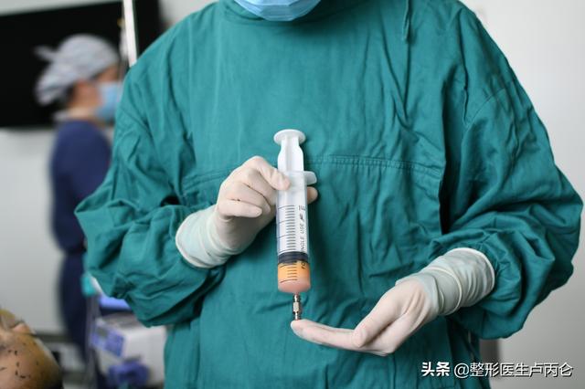 温柔的女人|产后的妈妈们可以用吸脂的方法，减去腹部堆积的脂肪吗？