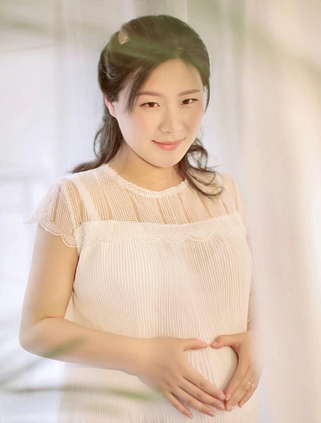 「超级宝妈」腆肚孕妇也是一道风景，腆着大肚子仍然风姿绰约！