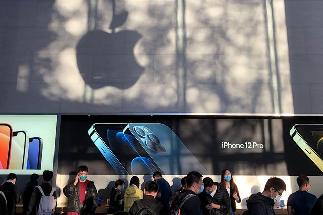 库克再次颁发骚操作新规！所有苹果12绿屏门用户：统统不能退货