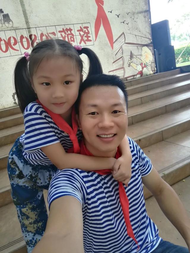 有点甜儿|小海娃的话，戳中了海军爸爸的泪点