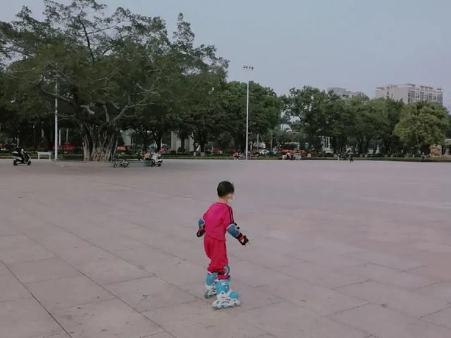 你的育儿经▲冬天孩子易感冒，常吃这款辅食，润肺止咳，宝宝少感冒，雪梨蒸糕