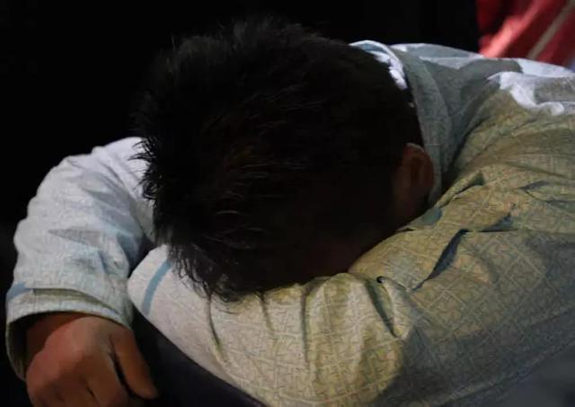「你的育儿经」“你要让着他,他是你弟弟”妈妈的惯口,让5岁女儿陷入抑郁