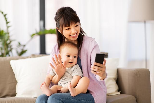 『你的育儿经』如何顺利应对婴儿依恋关键期？给新手宝妈支新招