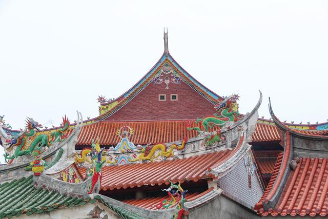 旅行柚子君■泉州有一座漂浮在海上的寺庙，其建筑更是堪称举世罕见