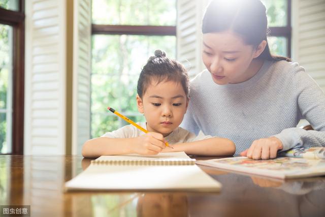 「你的育儿经」孩子学写字也有“最佳年龄”，家长牢记这5点，孩子学得快写得好
