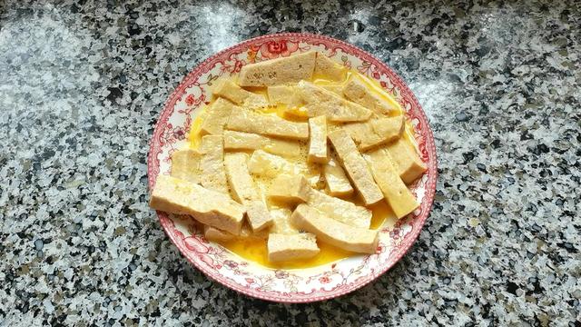 西红柿+冻豆腐这样做，酸香可口，特别下饭，不光好吃还能减肥