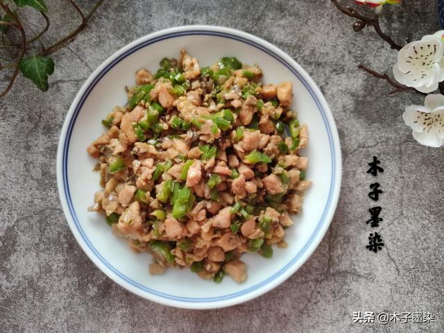 年夜饭“福袋包”，色泽金黄，香味四溢，喜庆又好吃