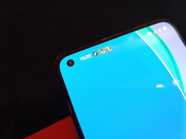 三星S21提前曝光，直屏回归备受好评