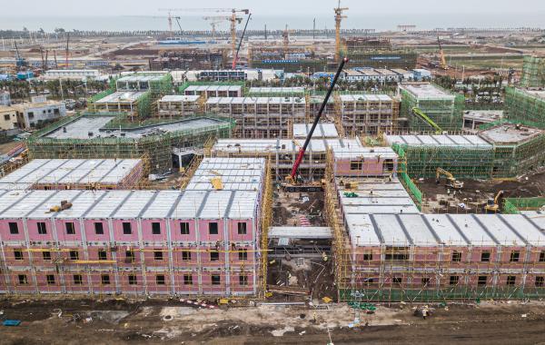 海口江东新区1.5级企业港项目封顶