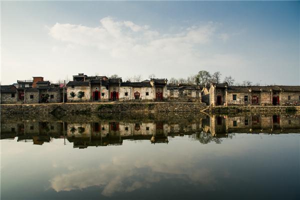 【趣旅游】河南最“低调”百年古村,家家都住古建筑里,距信阳1.5小时车程