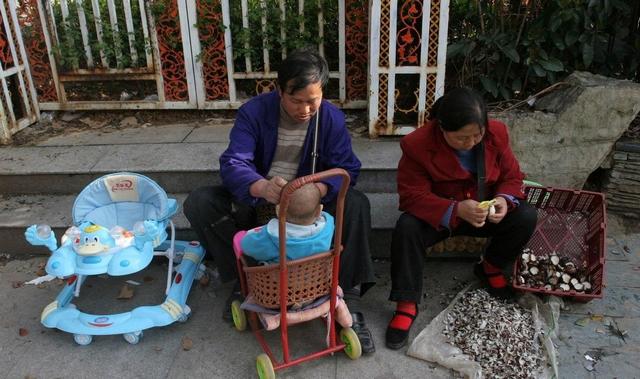 婆婆可以帮带娃，但必须明确一点：没强迫你们生子，别做甩手掌柜