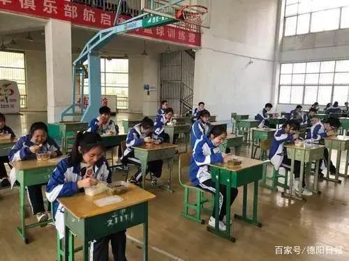 『暖先生格调』定了！周末不补课！给这些地方开学点赞！其他省市快来抄作业！