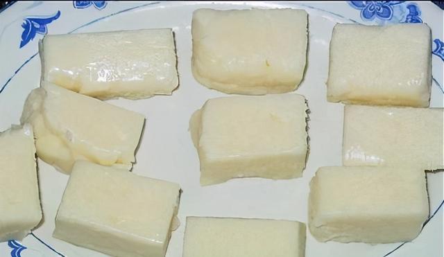 过年时家里牛奶多，教你这样做，口感酥脆有营养，小孩都抢着吃