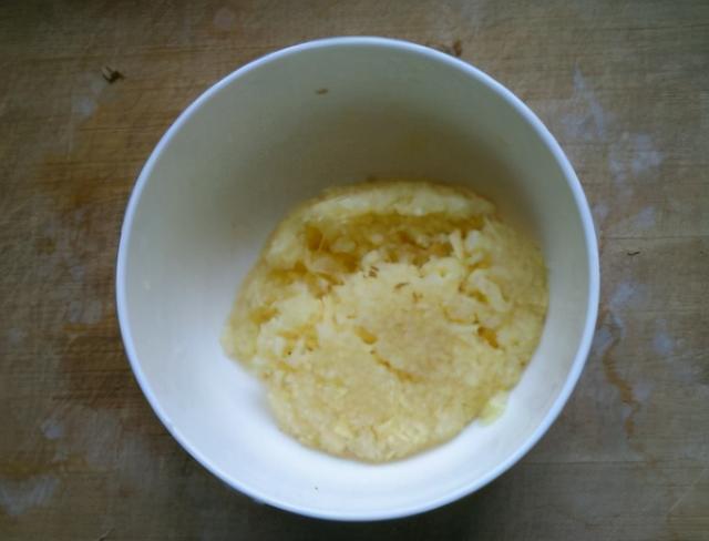 天冷要多吃生姜，做成姜糖每天吃1颗，驱寒更暖身，手脚不冰凉