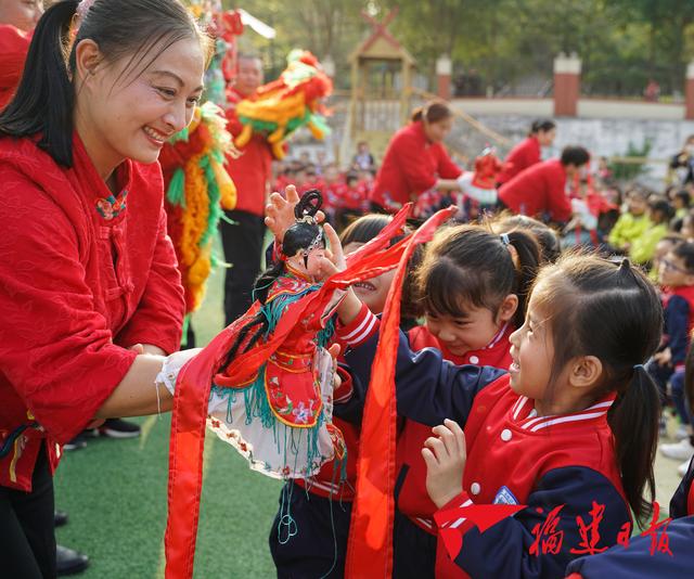 南靖：“非遗”进校园 文化有传承