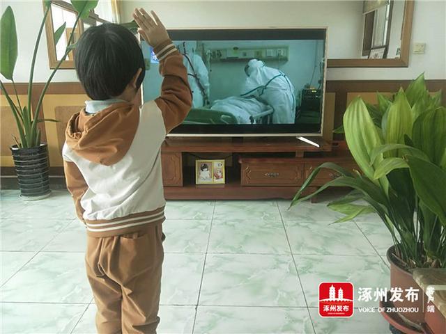 『你的育儿经』【网络中国节?清明】清明祭英烈,娃娃也爱国!