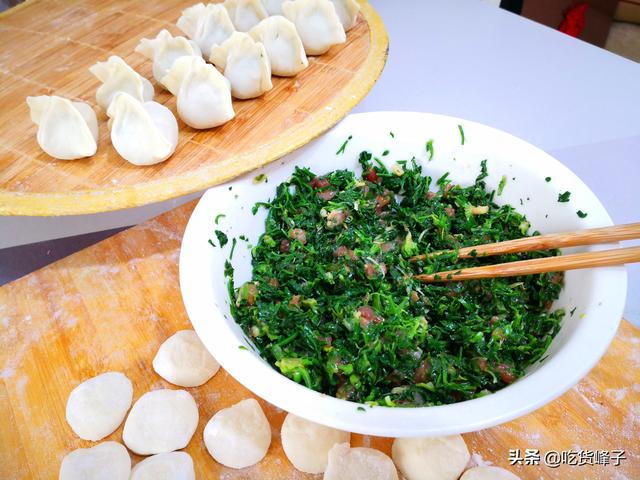 冬至，用此菜包饺子，比白菜韭菜鲜，天冷有钱也难买，碰到别错过