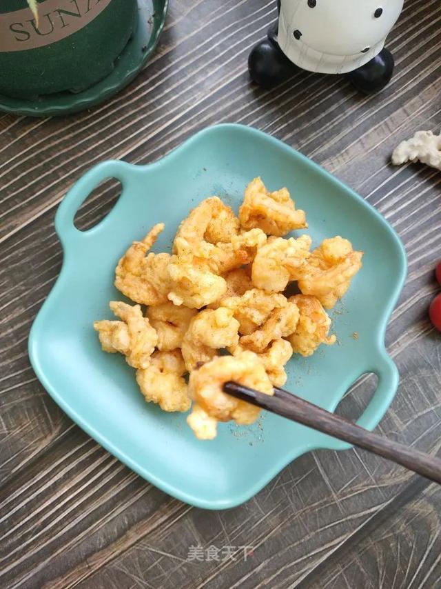 炸虾仁：外酥里嫩，营养美味，好吃到停不下来