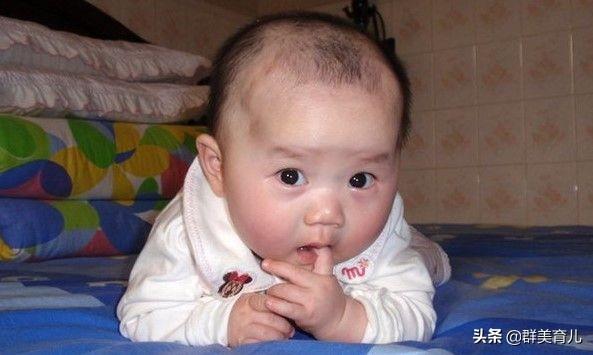 「你的育儿经」孩子一个月就被妈妈强制抬头？坑娃行为！家长们不可操之过急