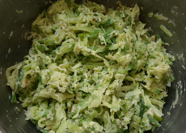 炸萝卜丸子，用淀粉用面粉都不对，这样做外酥里嫩，鲜香味美