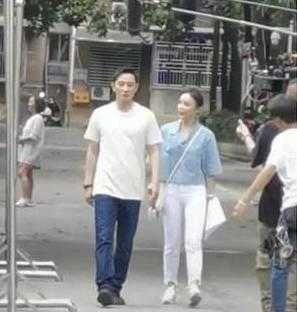 桃气十足|39岁罗晋近照曝光，身材五五分，大肚腩藏不住，真成中年大叔了