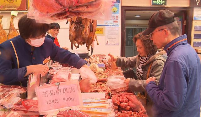 红烧羊肉、涮羊肉、火腿、桃胶、核桃粉……冬季滋补来黄浦就“购”了