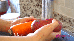 #你的育儿经#新晋家长也能搞定的宝宝辅食——土豆胡萝卜泥