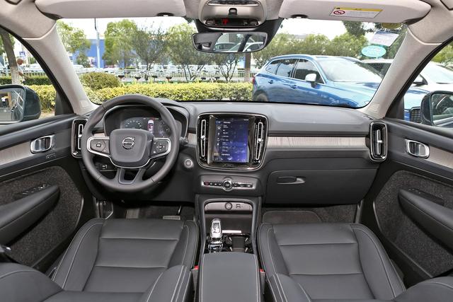 新车 | 四驱车型比XT4更加亲民！XC40新增车型上市