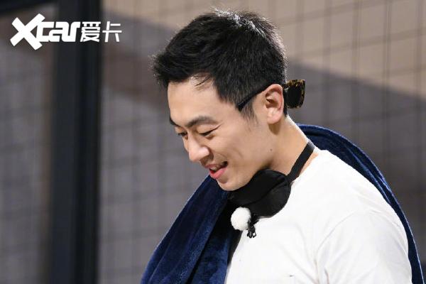 影视交流地@朱亚文为何退出跑男，微博说明一切