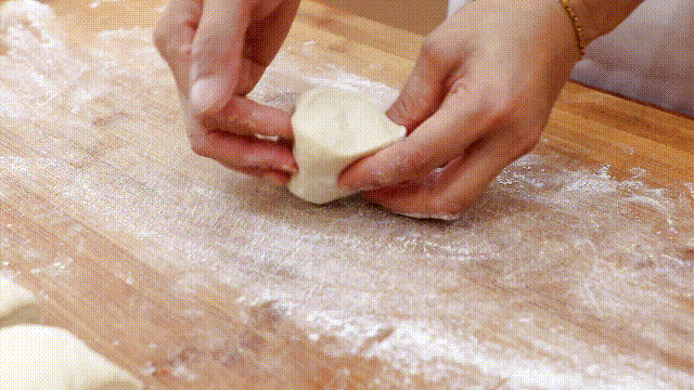 正宗肉夹馍放不放青椒？老师傅详解从烙饼到卤腊汁肉