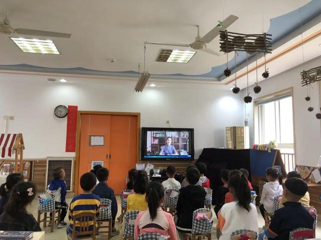 超级宝妈▲宁波幼儿园萌娃们开学啦！独自入园、测温、一米距…开心有序！