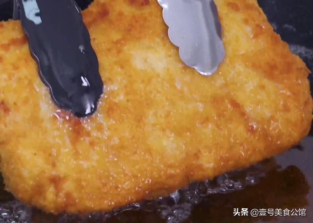 分享一款芝士夹心大鸡排，烹饪简单，外酥里嫩，家人爱吃的美味