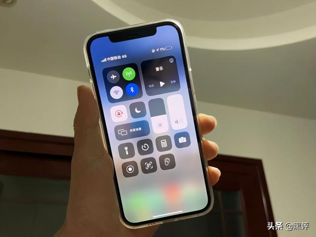 iPhone12三天真实体验，不吹不黑，说说它的好与坏